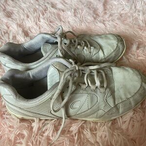 Chasse Zone White Cheer Shoes